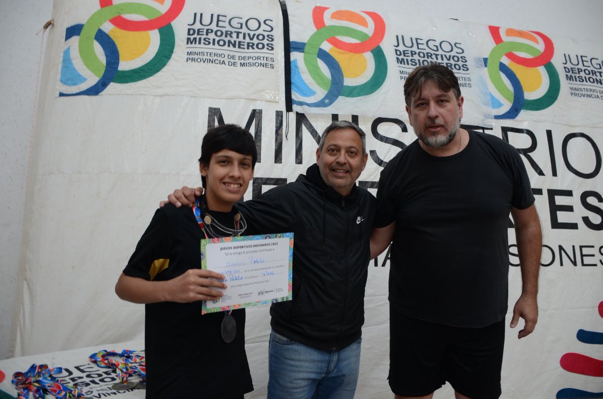 Juegos Deportivos Misioneros

Hoy comenzaron a disputarse las finales provinciales, en la modalidad Juveniles.
Lucha Olímpica, Pelota Paleta y Rugby 7♂️, concretaron los torneos. 

Los #JJDDMM son clasificatorios para los Juegos Nacionales Evita.