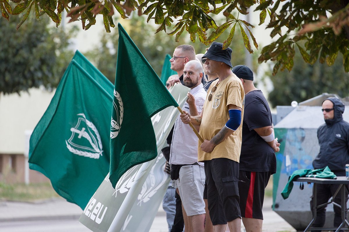 KaiSchwerdt's tweet photo. #Bilddokumentation der antikommunistischen Kundgebung der Nazipartei NSP am 02.09.2022 in #Magdeburg Alte Neustadt. 1/2 #md0209 #md0309 

41 Fotos: https://t.co/dwEiE4SvI1 https://t.co/RSGOtMSarR