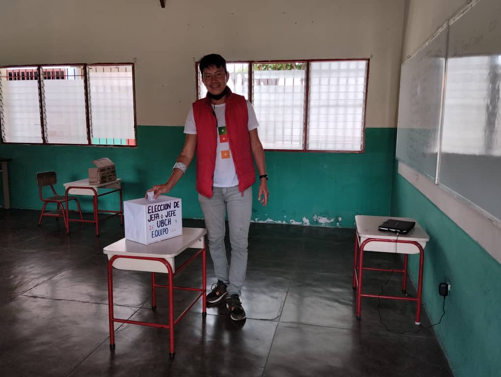 YENISEY_2021's tweet photo. #03Septiembre 📢❤️UBCH Marcolina de Lamus, renovando su estructura del partido @PartidoPSUV  en las elecciones de jefas y jefes de #UBCH y equipo con absoluta democracia y Paz https://t.co/bOxuxFV3dv