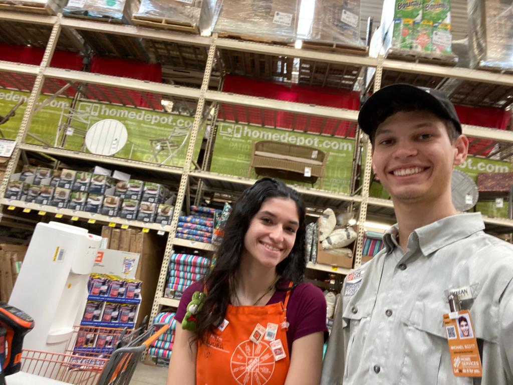THDFenceCity's tweet photo. 🟠🟠🟠🟠Out here in the Wild Wild West for another MINI PK Training with store 206 🟠🟠🟠🟠 🟠For more information please call 1-833-HD-FENCE for your FREE in-home estimate @HomeDepotWest #MINIPK #fencing #homedepot #vinyl #pvc #fence https://t.co/M9vUvAUkEU