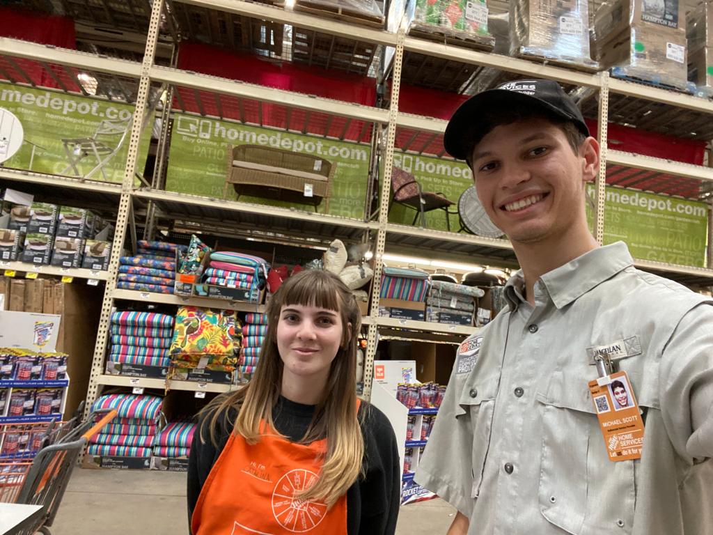 THDFenceCity's tweet photo. 🟠🟠🟠🟠Out here in the Wild Wild West for another MINI PK Training with store 206 🟠🟠🟠🟠 🟠For more information please call 1-833-HD-FENCE for your FREE in-home estimate @HomeDepotWest #MINIPK #fencing #homedepot #vinyl #pvc #fence https://t.co/M9vUvAUkEU