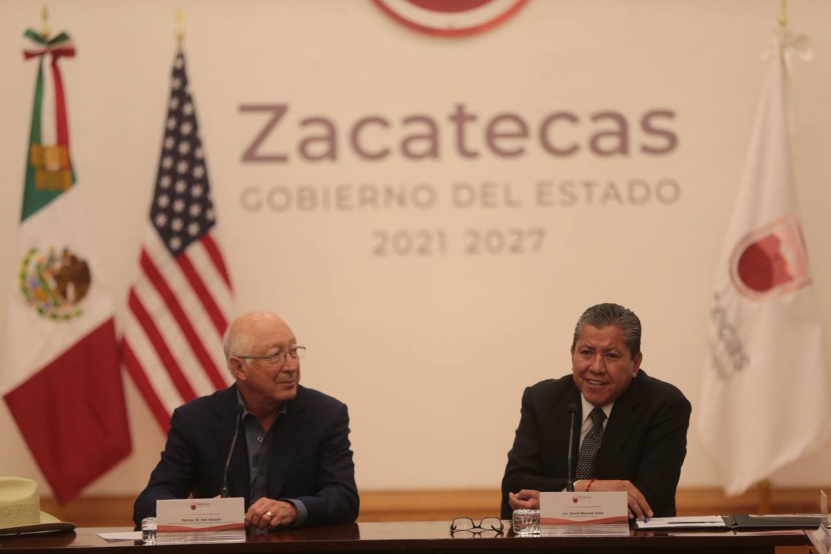 DavidMonrealA's tweet photo. Es un gusto enorme recibir al Embajador de los Estados Unidos en México, Ken Salazar (@USAmbMex). Que esta primera visita sea por el bien de los pueblos que representamos, para enriquecer la relación cultural, turística y el hermanamiento de nuestras naciones. https://t.co/ed1VDzy0GT