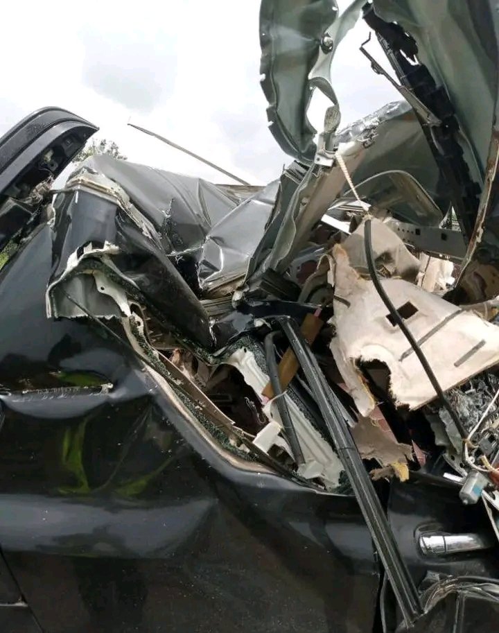 GospelNaija's tweet photo. DUNSIN OYEKAN SURVIVE A GHASTLY MOTOR ACCIDENT

Popular Nigerian Gospel artiste Dunsin Oyekan was  involve in a ghastly motor accident this morning. This happened while making his way down to Ibadan from Lagos.  A crew member suffered slight injuries but everyone is safe. https://t.co/lFT1skkh6P