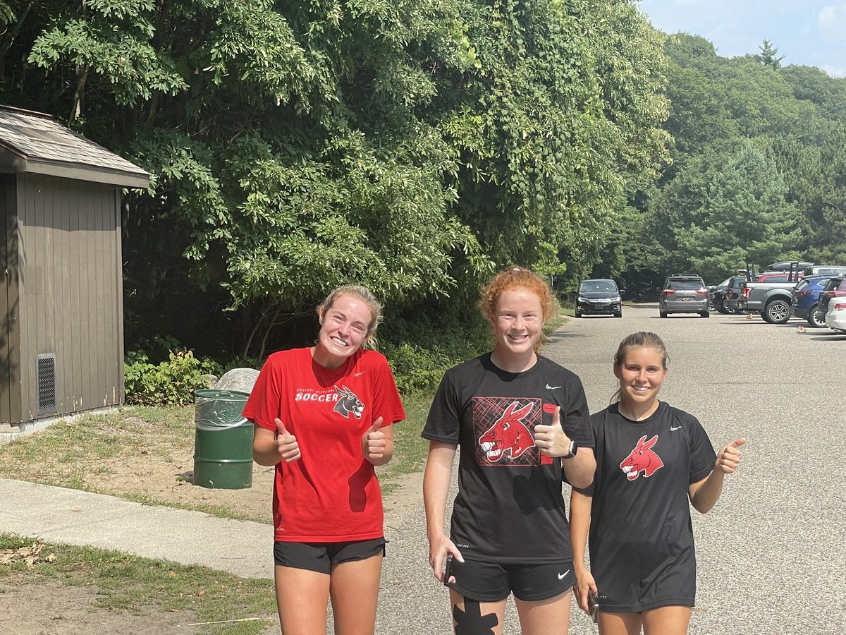 UCM_Soccer's tweet photo. Nothing better than a regeneration session at Lake Michigan while visiting P. J. Hoffmaster State Park 
#teamUCM ⚽️ 🏃‍♀️ https://t.co/ceNXnbhulb