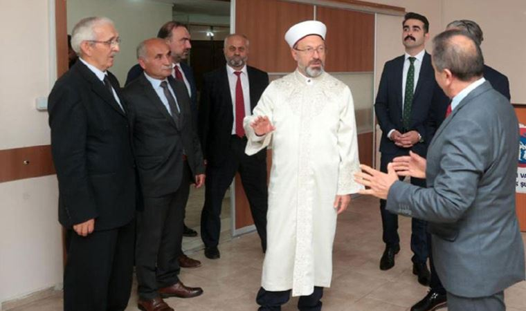 Diyanet İşleri Başkanı Ali Erbaş, Ali Baba Cemevi'ni ziyaret etti
cmhr.yt/isqO