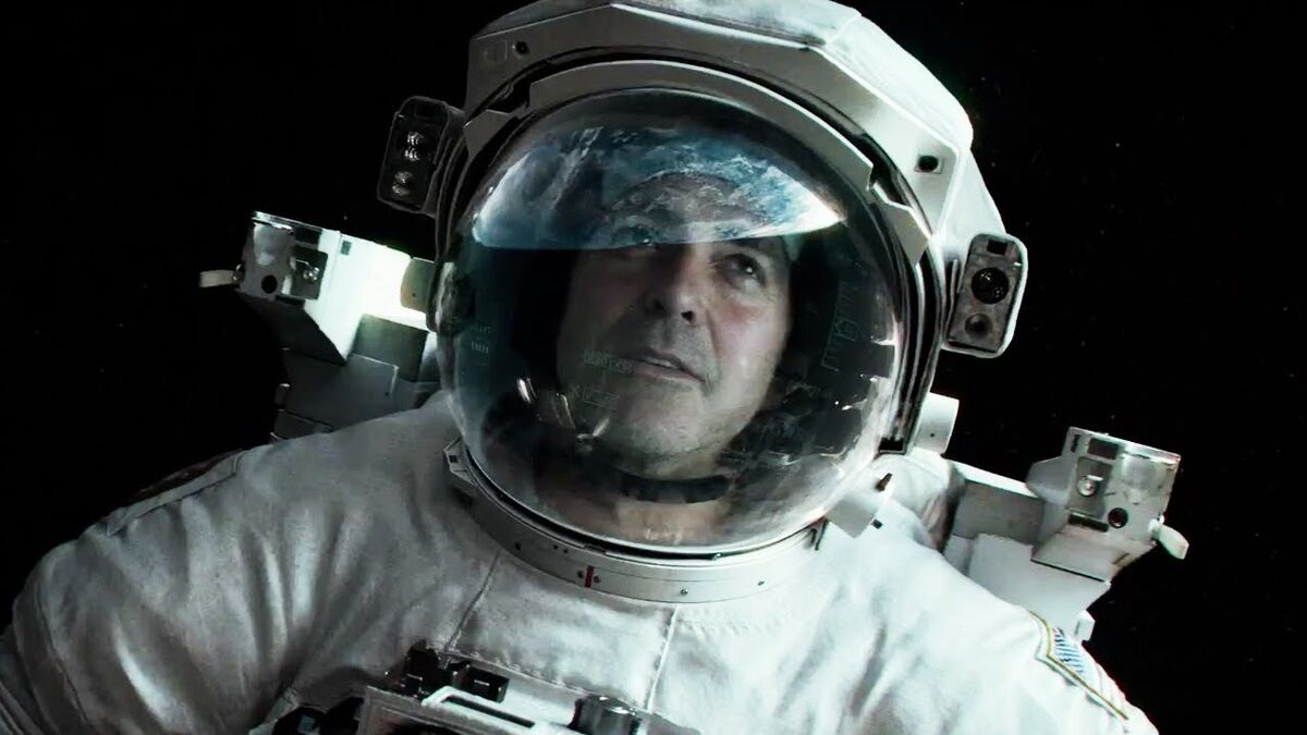 mrgipson's tweet photo. Gravity Update -
George Clooney's lifeless frozen body has just passed Mars. https://t.co/yN9UC8pwyc
