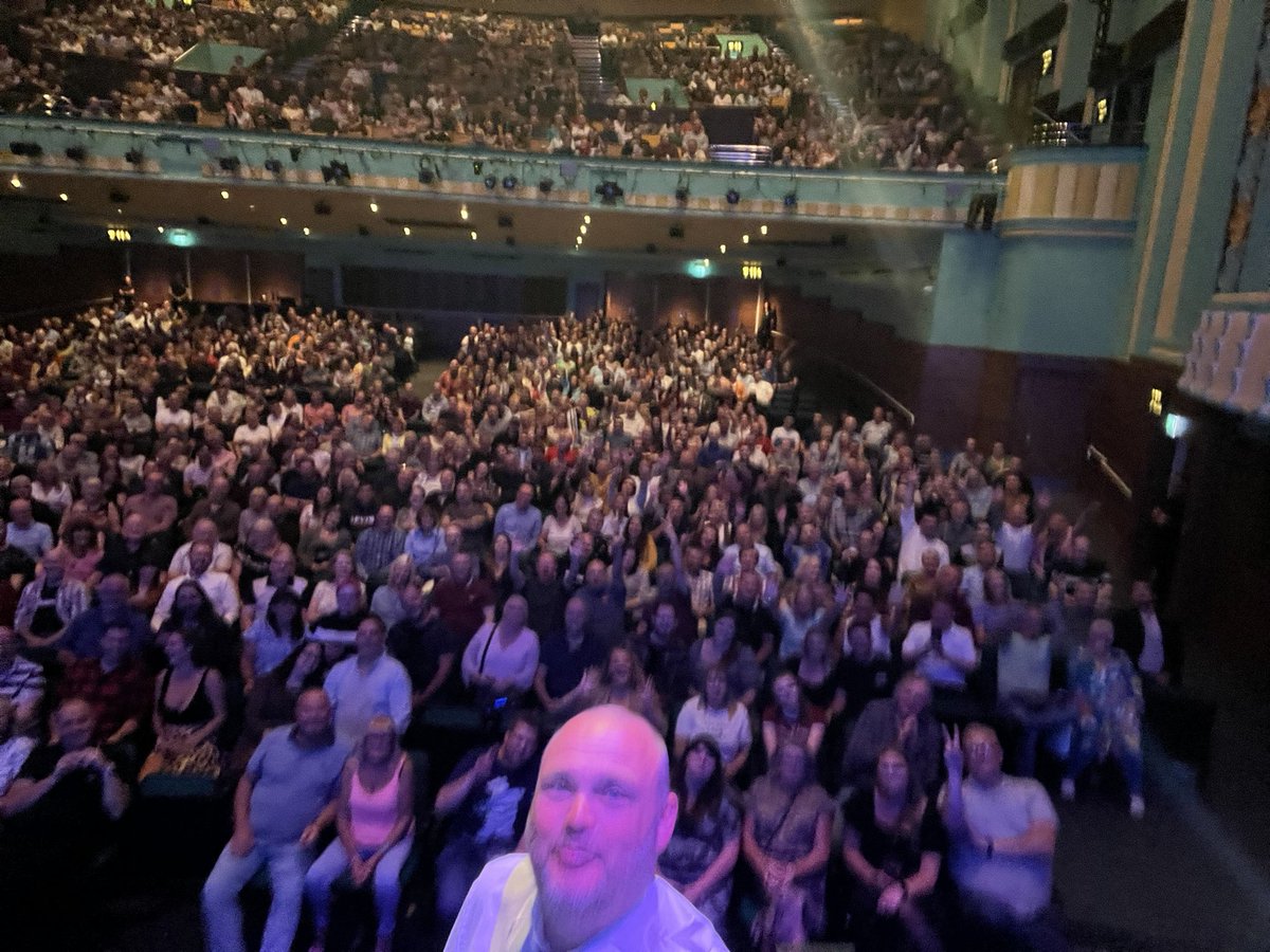 almurray's tweet photo. Stockton on Tees @stockton_globe what a beautiful theatre and an audience to match. Good to see @konnie83 top who got properly drenched. https://t.co/64rQbMGpY0