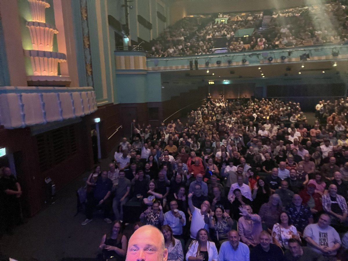 almurray's tweet photo. Stockton on Tees @stockton_globe what a beautiful theatre and an audience to match. Good to see @konnie83 top who got properly drenched. https://t.co/64rQbMGpY0