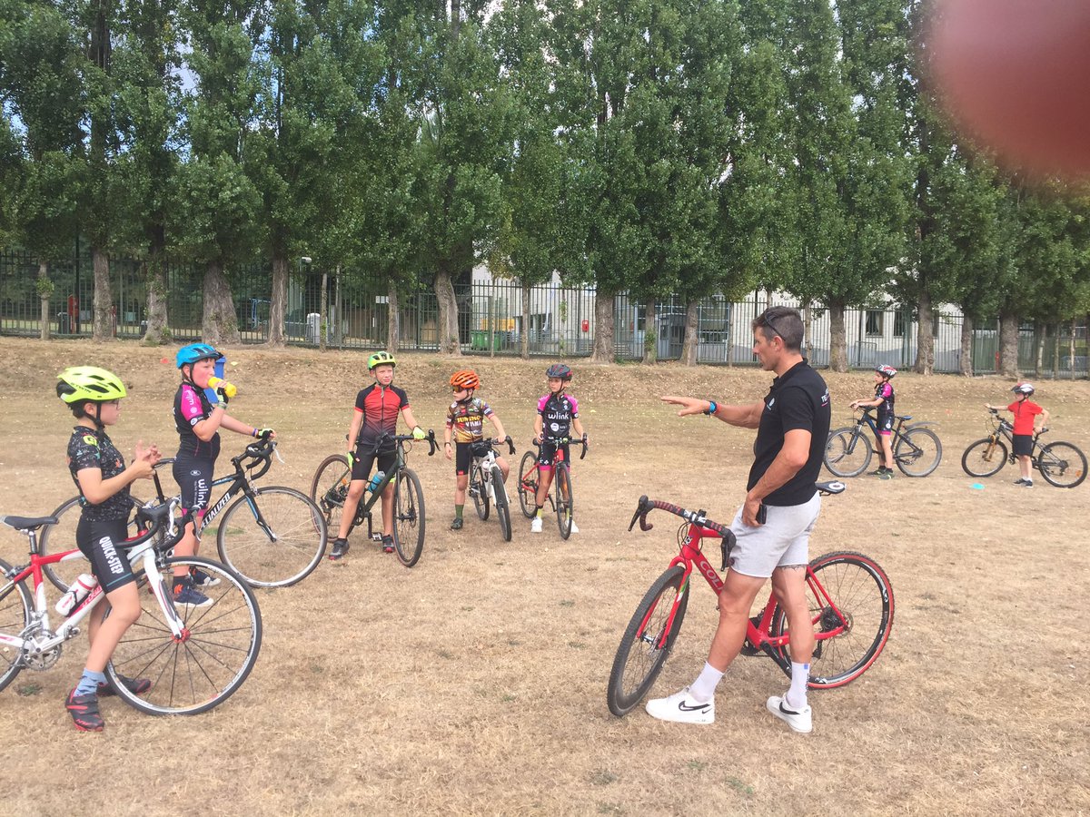 Reprise de nos initiations cyclisme et cyclo-cross sur le plateau du Heysel. Activités accessibles aux garçons et filles de 6 à 14 ans dans le cadre de la CyclingschoolWilinkBrussels.
Info : groupesportif@hotmail.com