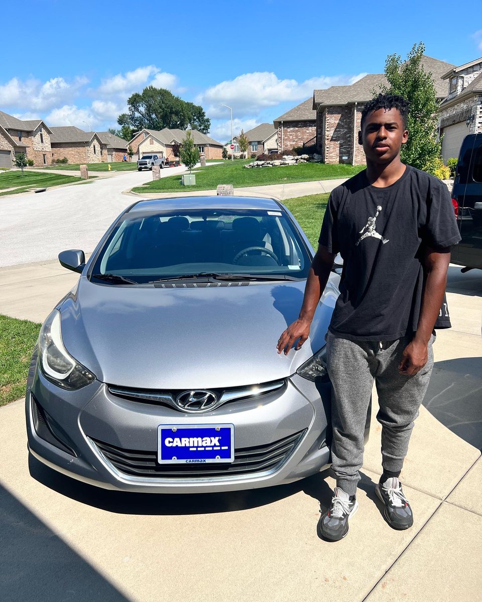 drliz1981's tweet photo. It seems like yesterday when I got my first car! It was a little red Ford Tempo. My oldest son is now a car owner as of today! He is super excited to have reached this milestone! #firstCar #hyundaiElantra #carmax #NewCarOwner https://t.co/orm9akKYXg