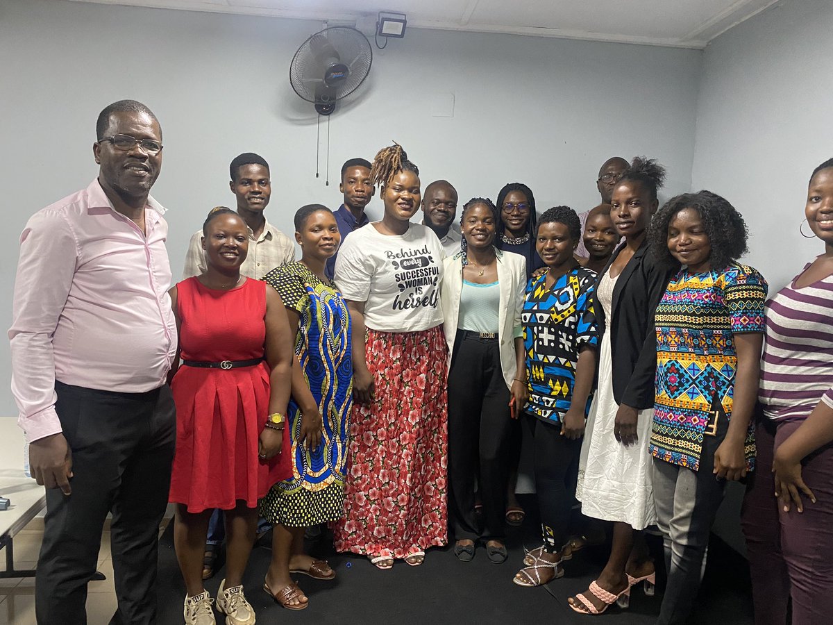 EApampa's tweet photo. #lesasdelacommunication édition 1 , ils étaient 17 jeunes à nous faire confiance !
Félicitations à toutes et tous ! Félicitations EA Dreams et Kode barre.
Il faut apprendre à investir dans sa passion.
#septembre2022 #ea #impactmediawoman #fondationea #EAIyawo #journalisme https://t.co/4LKl46JKEo