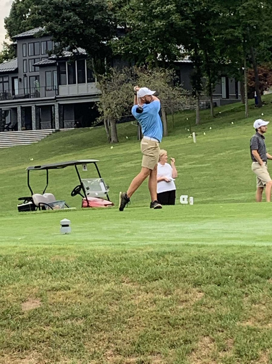 Round 1 in the books. Bears are led with an opening round 70 by <a href="/abarta_35/">Austin Barta</a> (T2) followed by solid showings from freshman <a href="/notloganhughes/">Logan Hughes</a> at 75 and <a href="/steventannerson/">Tanner Stevenson</a> at 76. Back at it tomorrow. #Grind