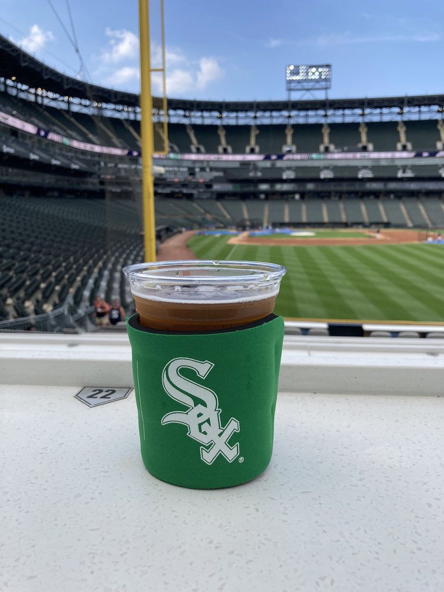 JenStojanovich's tweet photo. #108ing loving my #SoxCrawl slap coozie ๐ป https://t.co/eluNjHgMH5