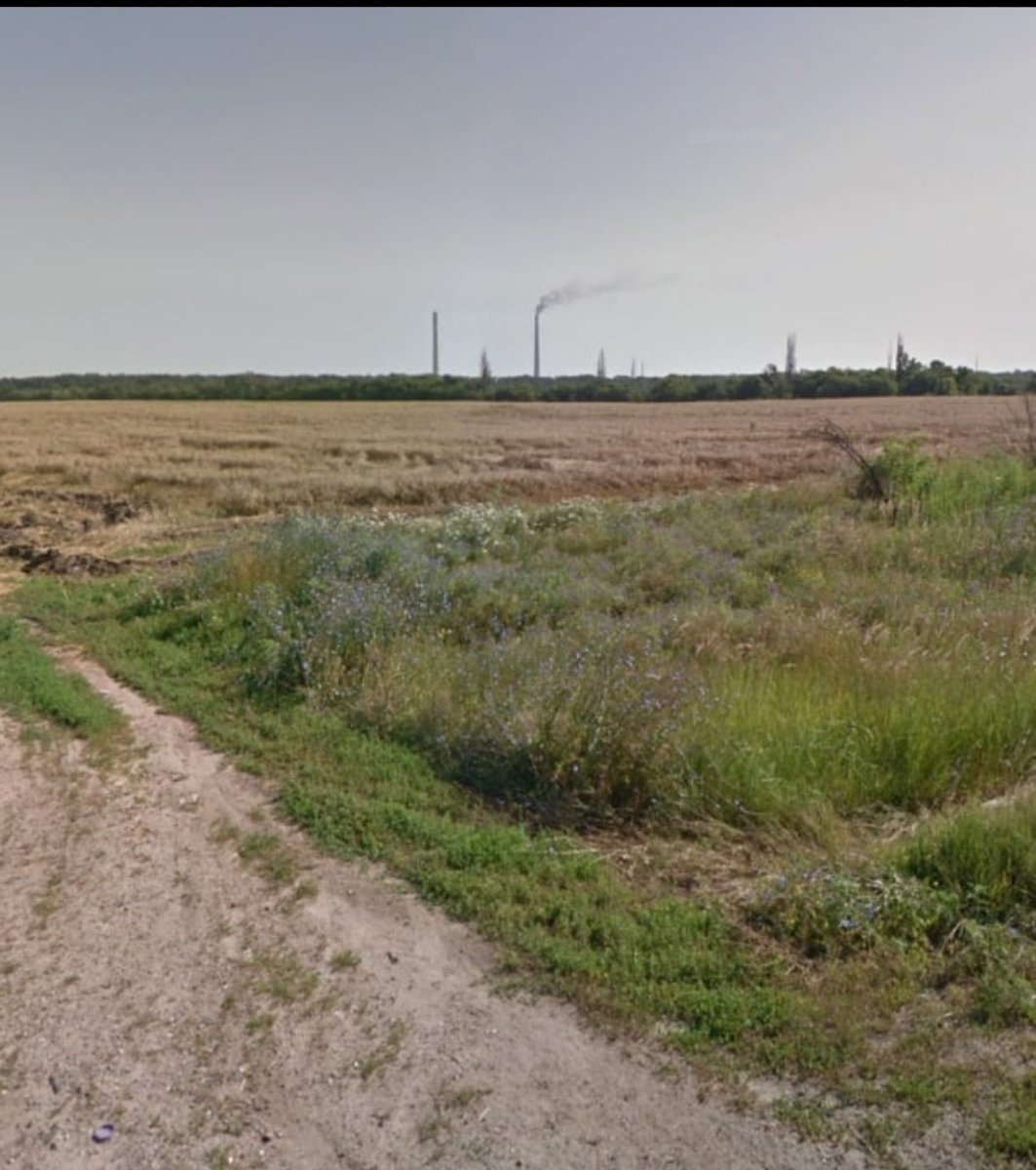 Fortunately there was Google Streetview imagery from the other side of the power station that permitted near perfect geolocation (by mirroring the images).