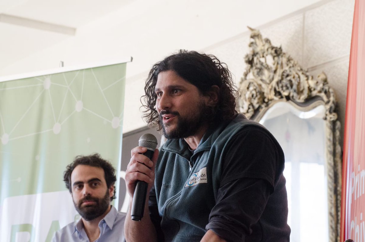 🟢 Bloque 2 - Política y Sociedad  
VECINALISMO Y REFORMA POLÍTICA
Exponen: El Intendente de #Chivilcoy, 
<a href="/BritosGuillermo/">Guillermo Britos</a>, <a href="/ZalduaFacundo/">Facundo Zaldua</a> coordinador de 
<a href="/baprimero/">Buenos Aires Primero</a>,  Bernabé Durini Quintana y Manuel Correa Luna de <a href="/ConVocacionSI/">ConVocación</a>