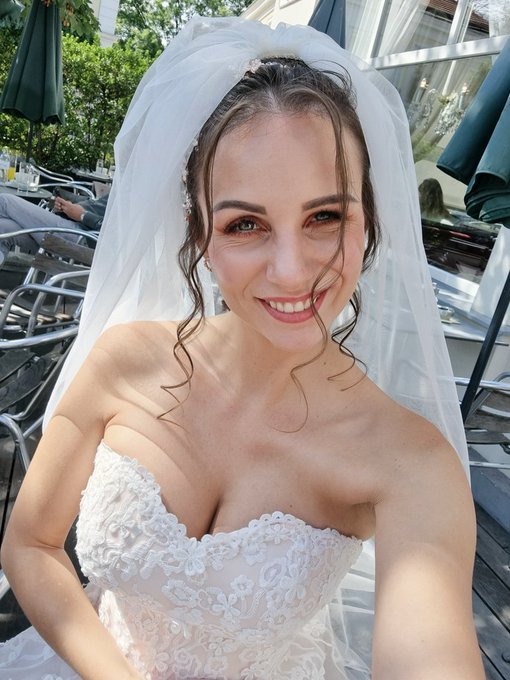 Seit gestern 👰&zwj;♀️🤵💍 https://t.co/vri5GonZPR<a href="/tag/likes"class="tags"><span>#likes</span></a><a href="/tag/marywet"class="tags"><span>#marywet</span></a><a href="/tag/60rt"class="tags"><span>#60rt</span></a>