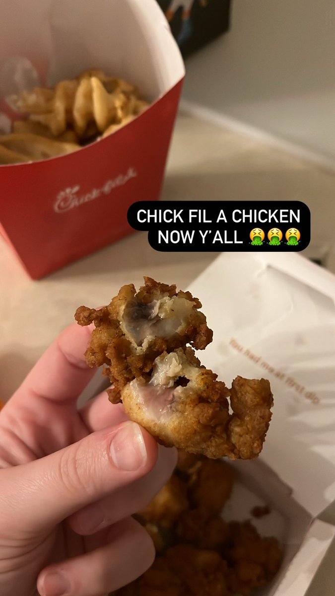 EmilyDeen948's tweet photo. Is it just me or has @ChickfilA completely DOWNGRADED… I AM GAGGING PEOPLE #gross #howisthisok #notevenchicken https://t.co/Ajjn6OOE2L