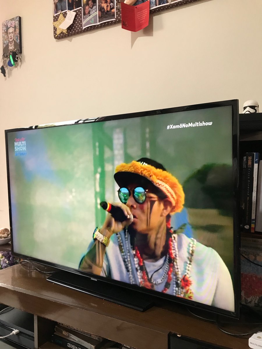 odeiolavarlouca's tweet photo. #guaranikaiowa é resistência!!! brô mcs botando fogo no rock in rio! tá lindo demais! tá forte!
#bromcs
#xamãnomultishow https://t.co/UJE0TJL80D