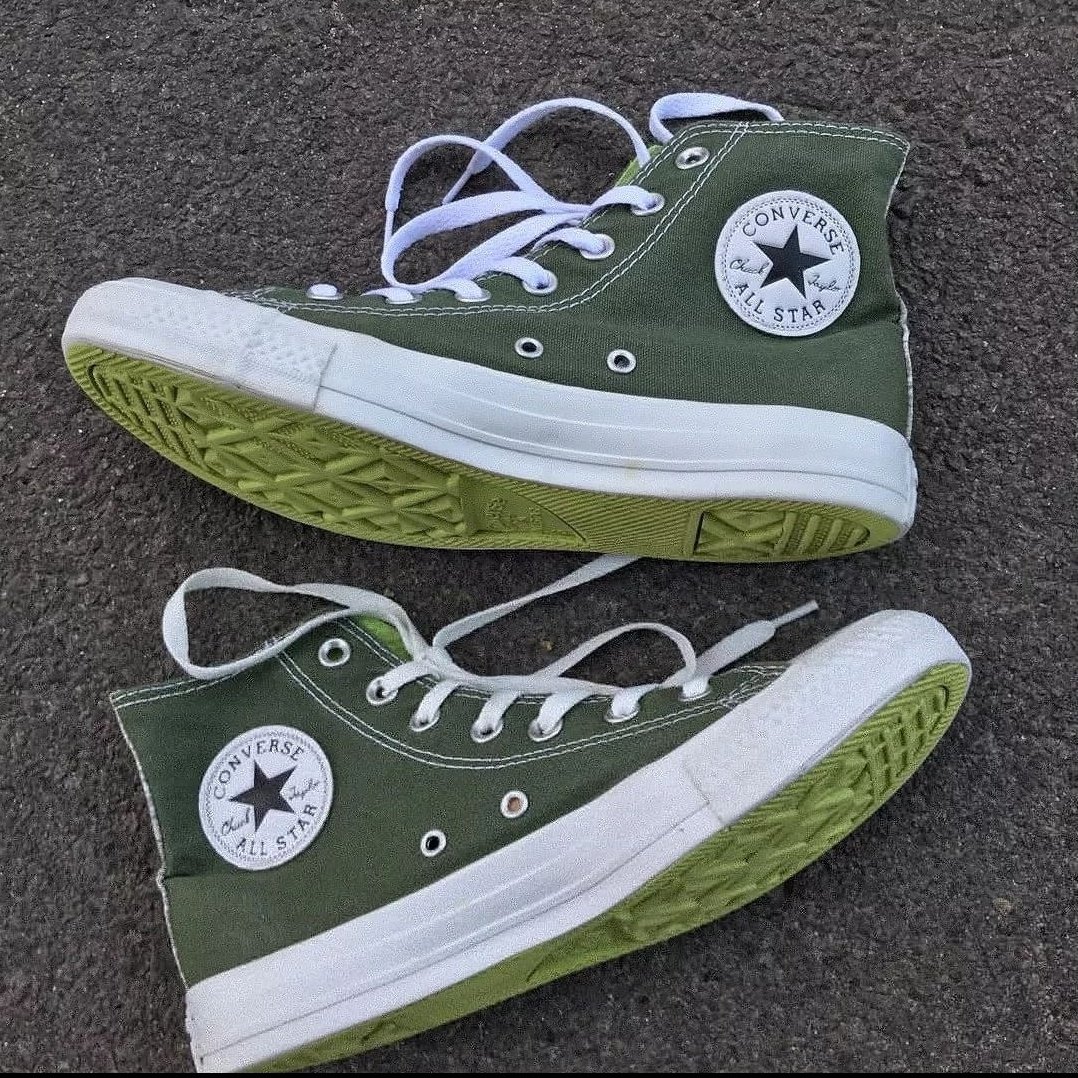ManhwaLive's tweet photo. хочу....👀💚🪵
#converse #conversebest #want #own https://t.co/sZ4aXXDOva