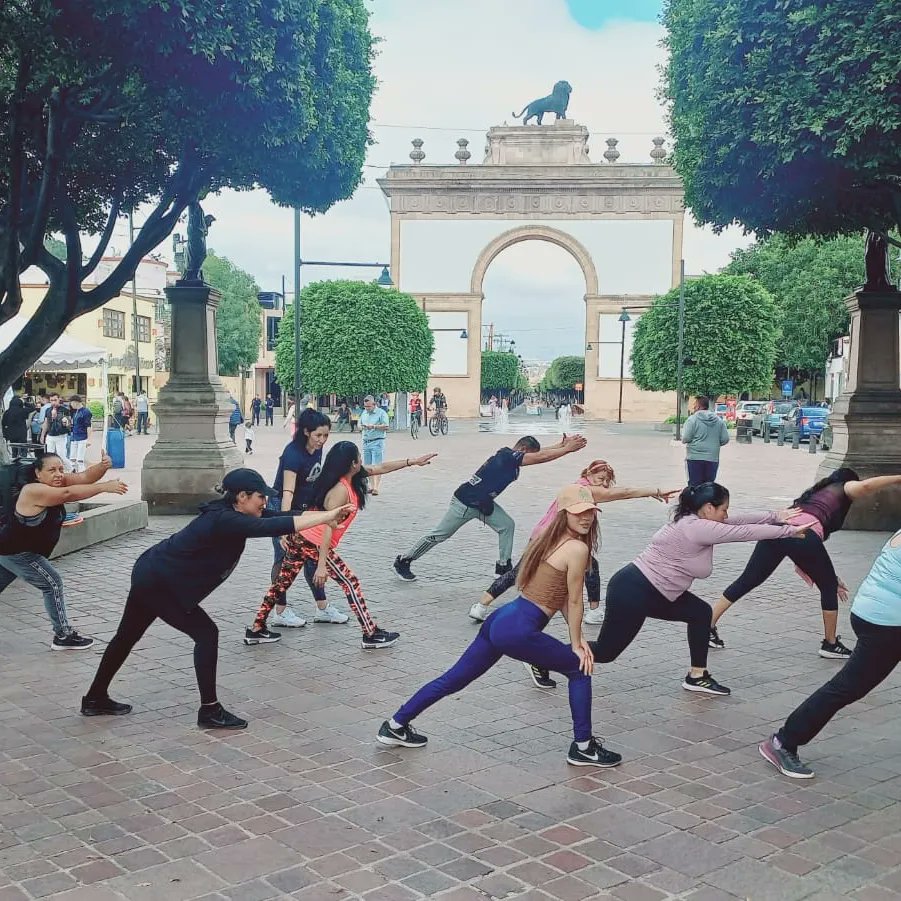 movilidad_leon's tweet photo. 💫¡Actívate con la Ruta León! #Master24fit impartirá clase de zumba a las 9:00 a.m. en el Arco de la Calzada. 🌞🚲🍦
¡Nos activamos en ritmos latinos!
#ViveTuCiudad🦁
#SomosGrandes #SomosFuertes #SomosLeón https://t.co/1NOXnKqLxq