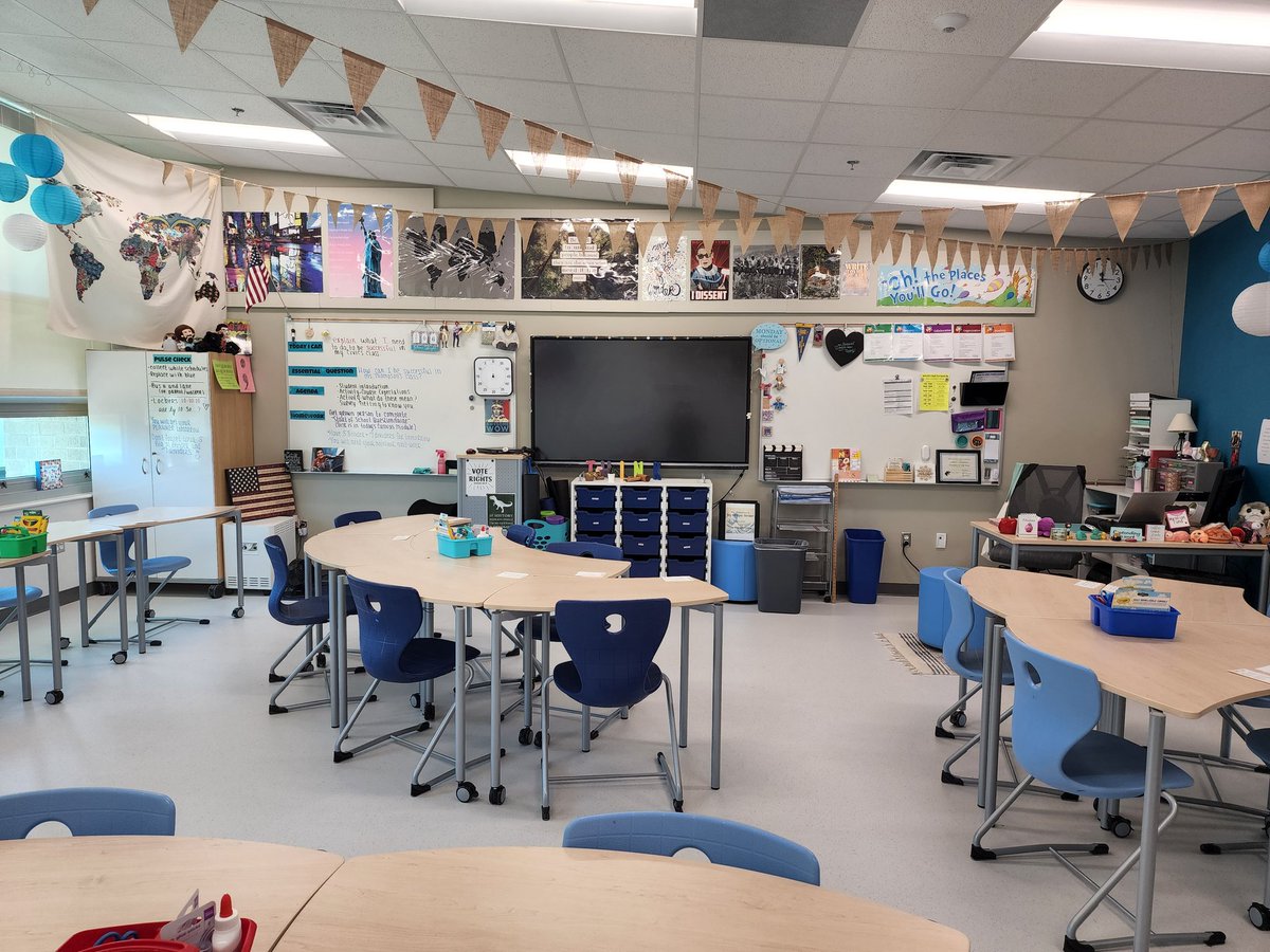 Lindsay Thompson tweet media