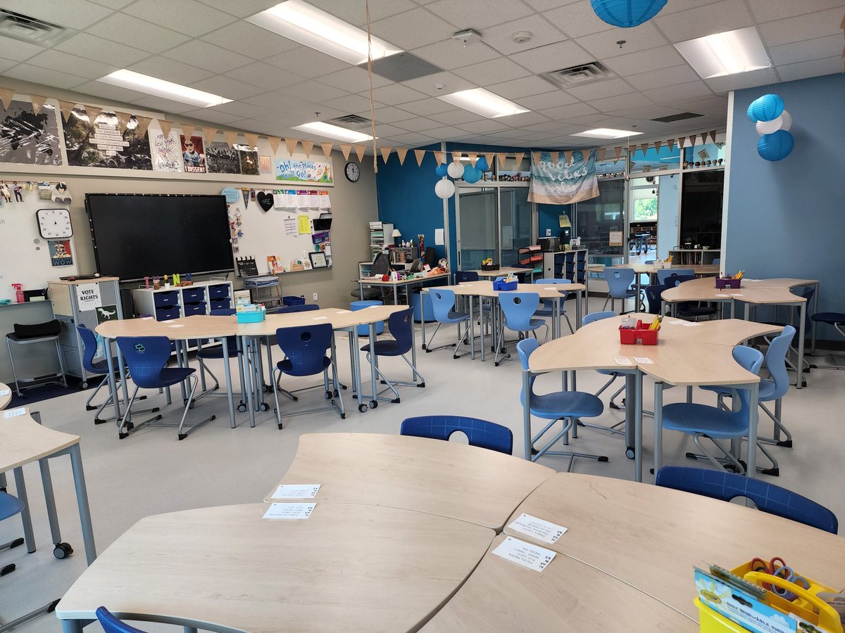 Lindsay Thompson tweet media