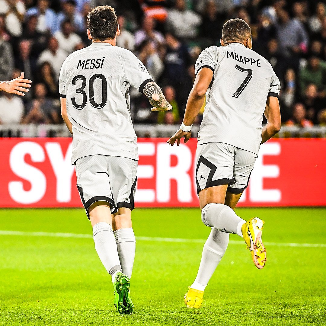 MessivsRonaldo.app tweet media