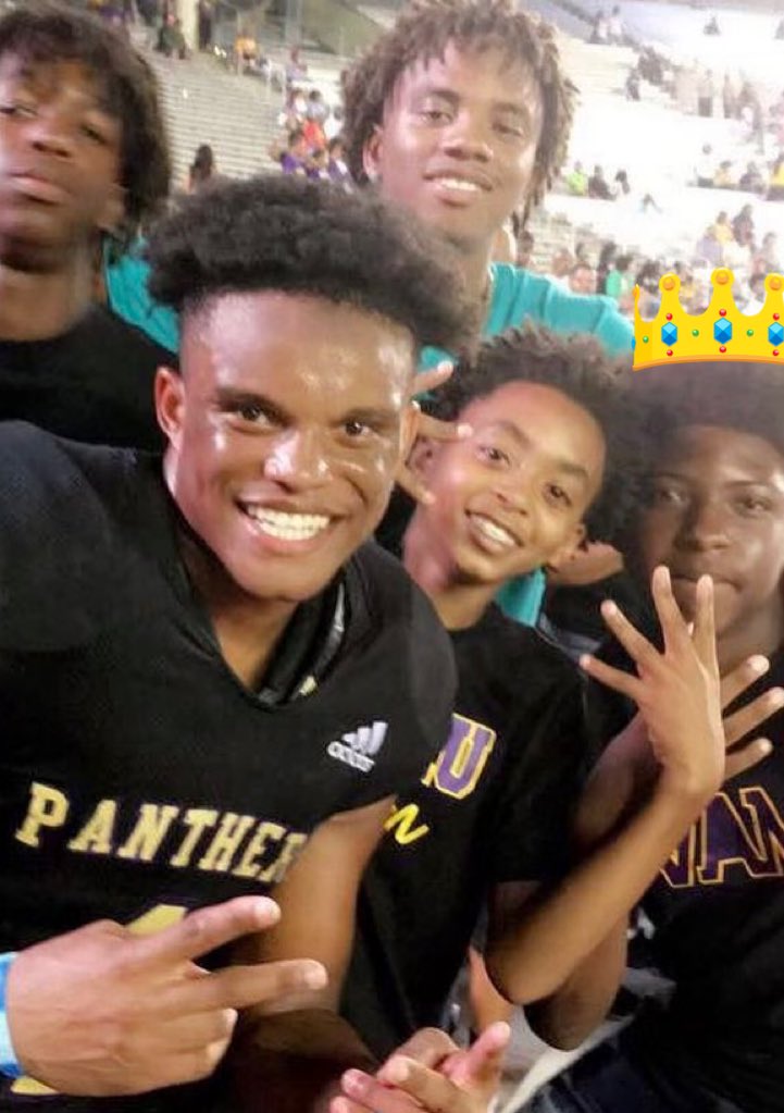 ChaseBingmon20's tweet photo. 1st I wanna thank GOD that I get to announce my 1st D1 offer from Prairie View A&amp;M University 💜💛🐾
@DawonyaTucker10 
@TerrellTigerFB 
@CoachMFred_OC 
#AGTG🙏🏾
#TTH🏡 https://t.co/gwtep94A18