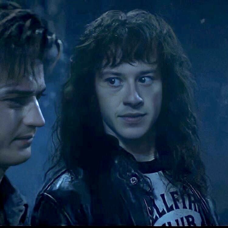 hellfireIover's tweet photo. eddie: idk how to flirt so I’ll just stare at you until you marry me https://t.co/ruGAjcoPBZ