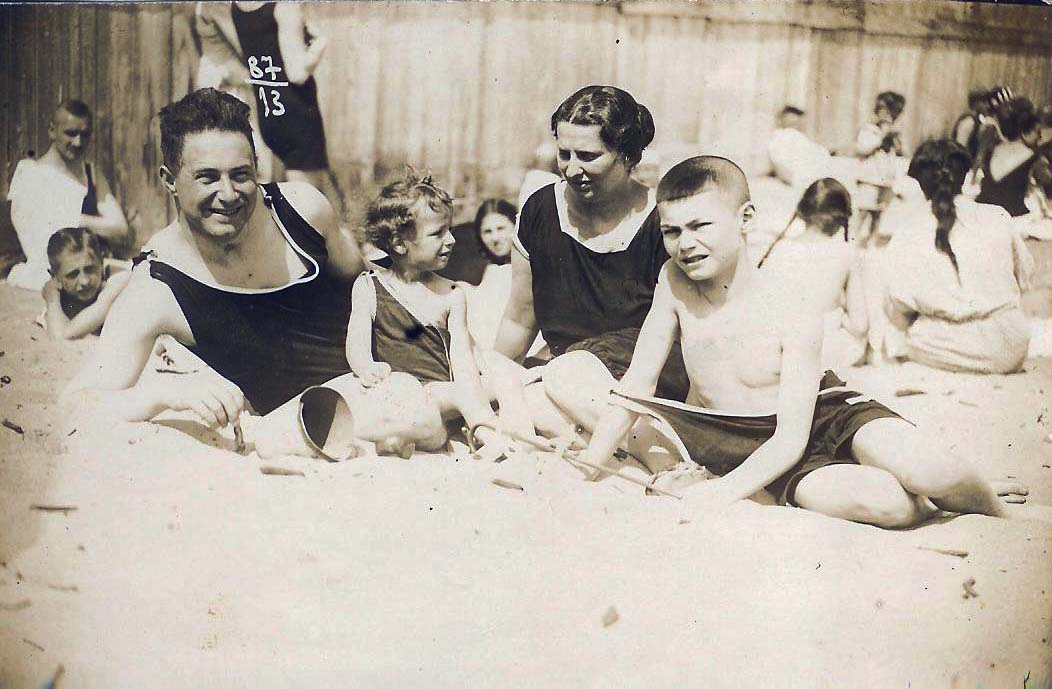 Auschwitz Memorial tweet media