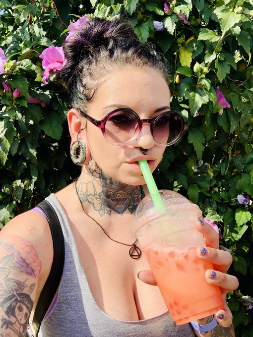 Sober now but you can still buy me a drink 😘🧋$krakengirl666 https://t.co/2I2d5OQ1eO<a href="/tag/buymycontent"class="tags"><span>#buymycontent</span></a><a href="/tag/apclips"class="tags"><span>#apclips</span></a>