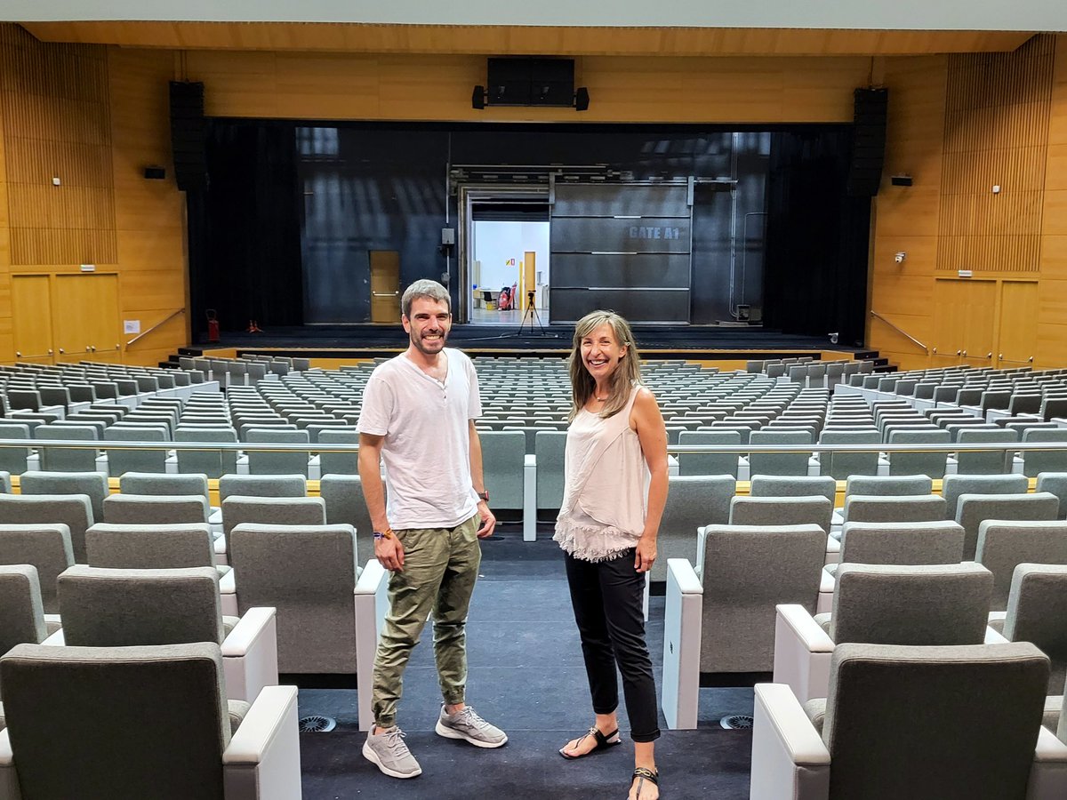 AscenderSeating's tweet photo. Mission Accomplished 💪🏻 Time to enjoy the new seating at Palacio de Congresos de Valencia 👏🏻 #improve #seating #experience #loveyourvenue https://t.co/30wopG62im
