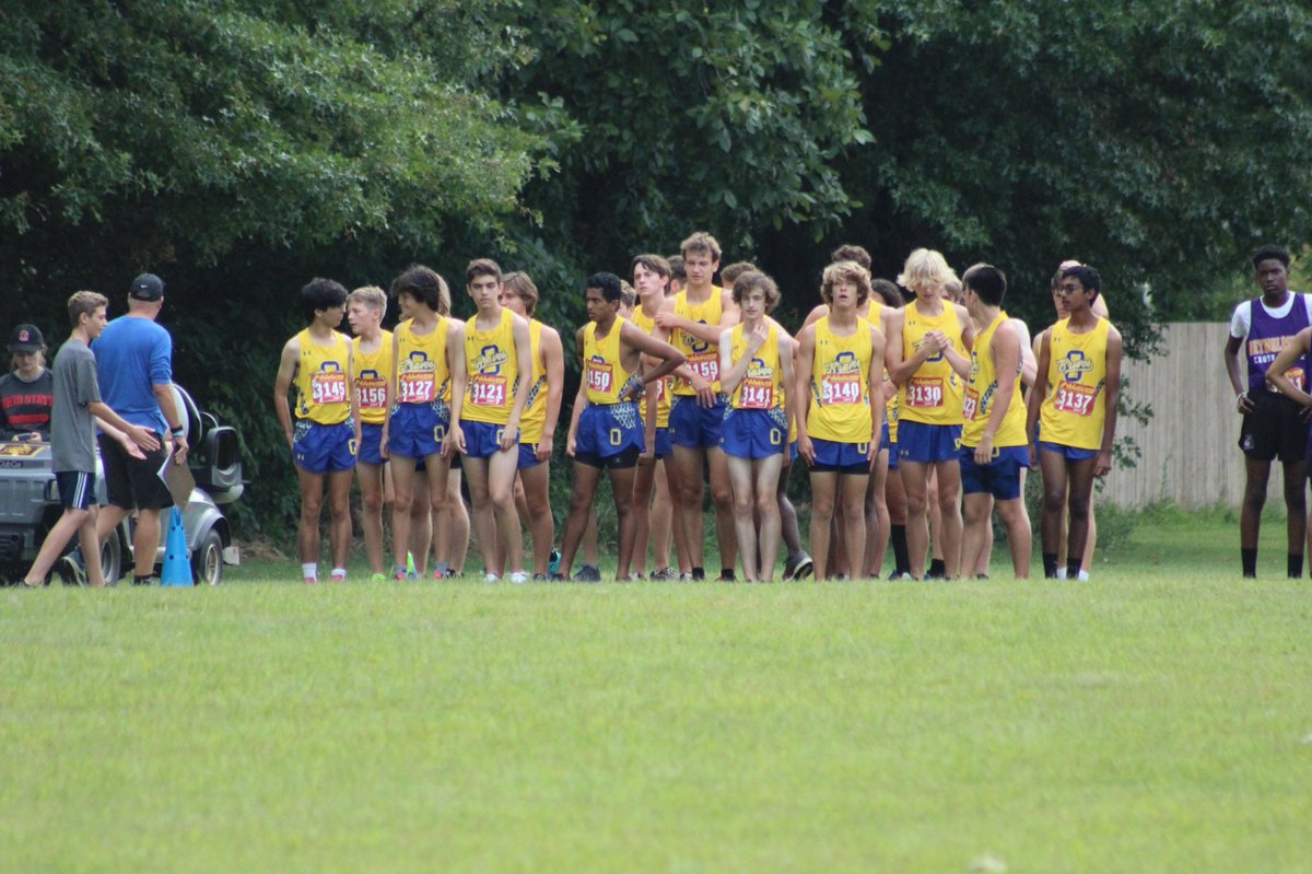 OHSRunBrave's tweet photo. Congratulations to the Braves who competed in the open race at Westerville North XC Classic! 1st Place!!!🥇#runbrave https://t.co/eIYRBm0ZNa