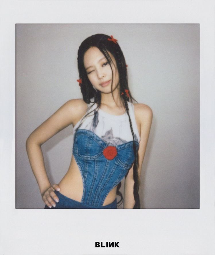 kpopfllm's tweet photo. JENNIE KIM https://t.co/6xyWZHoZuq