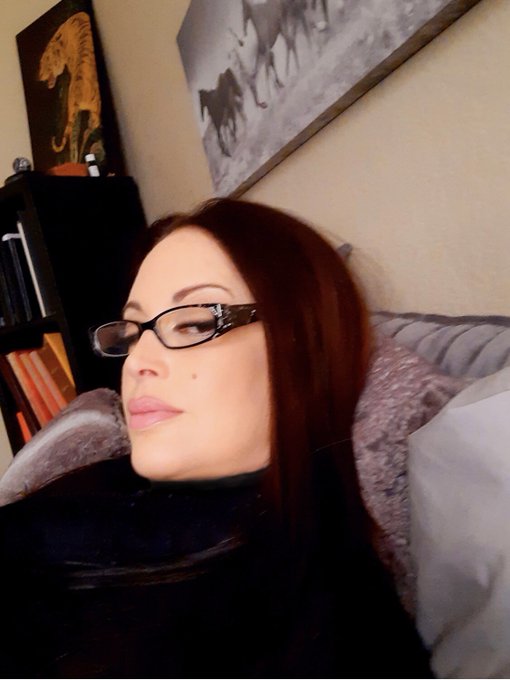 I was about to take a selfie (to send to a special someone) but one of the kittens (in full on crackhead<a href="/tag/sideeye"class="tags"><span>#sideeye</span></a><a href="/tag/kittens"class="tags"><span>#kittens</span></a><a href="/tag/nikkinova"class="tags"><span>#nikkinova</span></a><a href="/tag/thisdamncat"class="tags"><span>#thisdamncat</span></a>