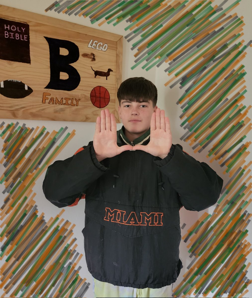 LHB304's tweet photo. Throwback Starter Miami Jacket given to my son from my brother. It is about 30 years old. Still looks Great! Let's go U!
@univmiami https://t.co/hAYqOcZzl4