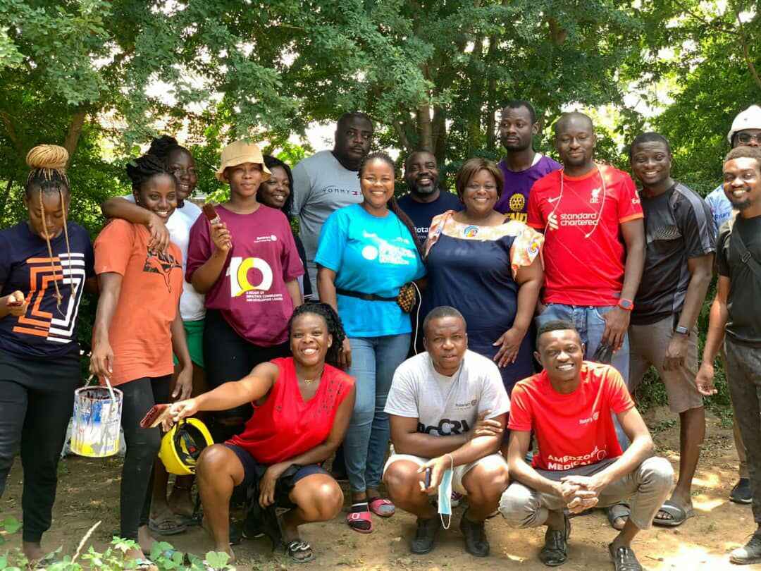 rocaccraeast's tweet photo. We love what we do and do what we love in #RCAE 😊
Today, our STAR CLUB MEMBERS AND GUESTS joined one of our Sponsoring Club - Rotary Club of Accra East in their painting and cleaning exercise at the Kokrobite Health Centre.... CONTINUE READING @: https://t.co/uGjMbvIywH https://t.co/WwEs4R6zLC