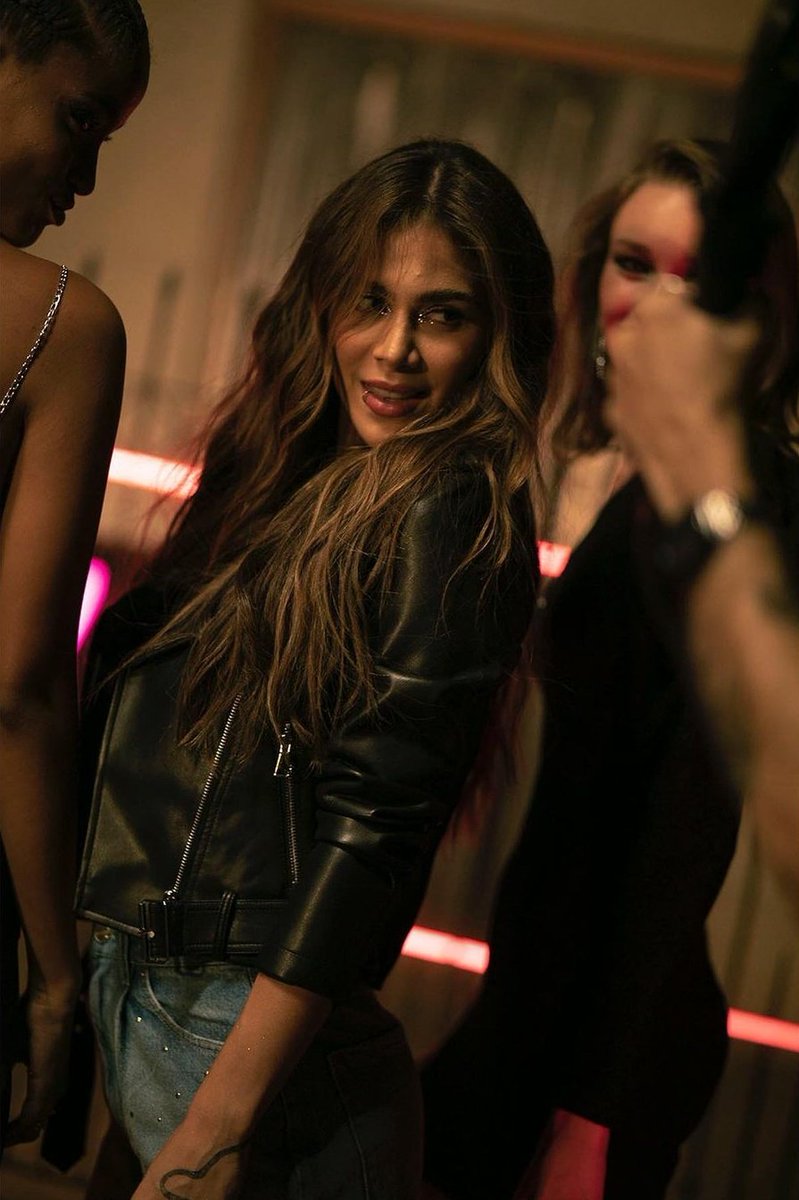.<a href="/Greeicy_rendon/">Greeicy Rendon</a> – Spotify Streams 2022:

Enero – 35.4M
Febrero – 35.6M
Marzo – 38.6M
Abril – 36.3M
Mayo – 35.9M
Junio – 31.4M
Julio – 32.3M
Agosto – 31.4M

Total: 276.9M