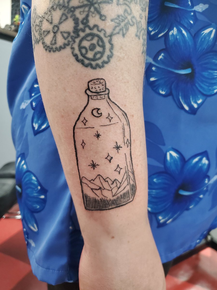 The_BlueLady's tweet photo. Come by AWOL Custom Tattoo and schedule to let this apprentice practice on you!!
#apprenticeship #apprentice #art #artist #ink #inked #tat #tattoo #tattoodesign https://t.co/ermYW7G2AI