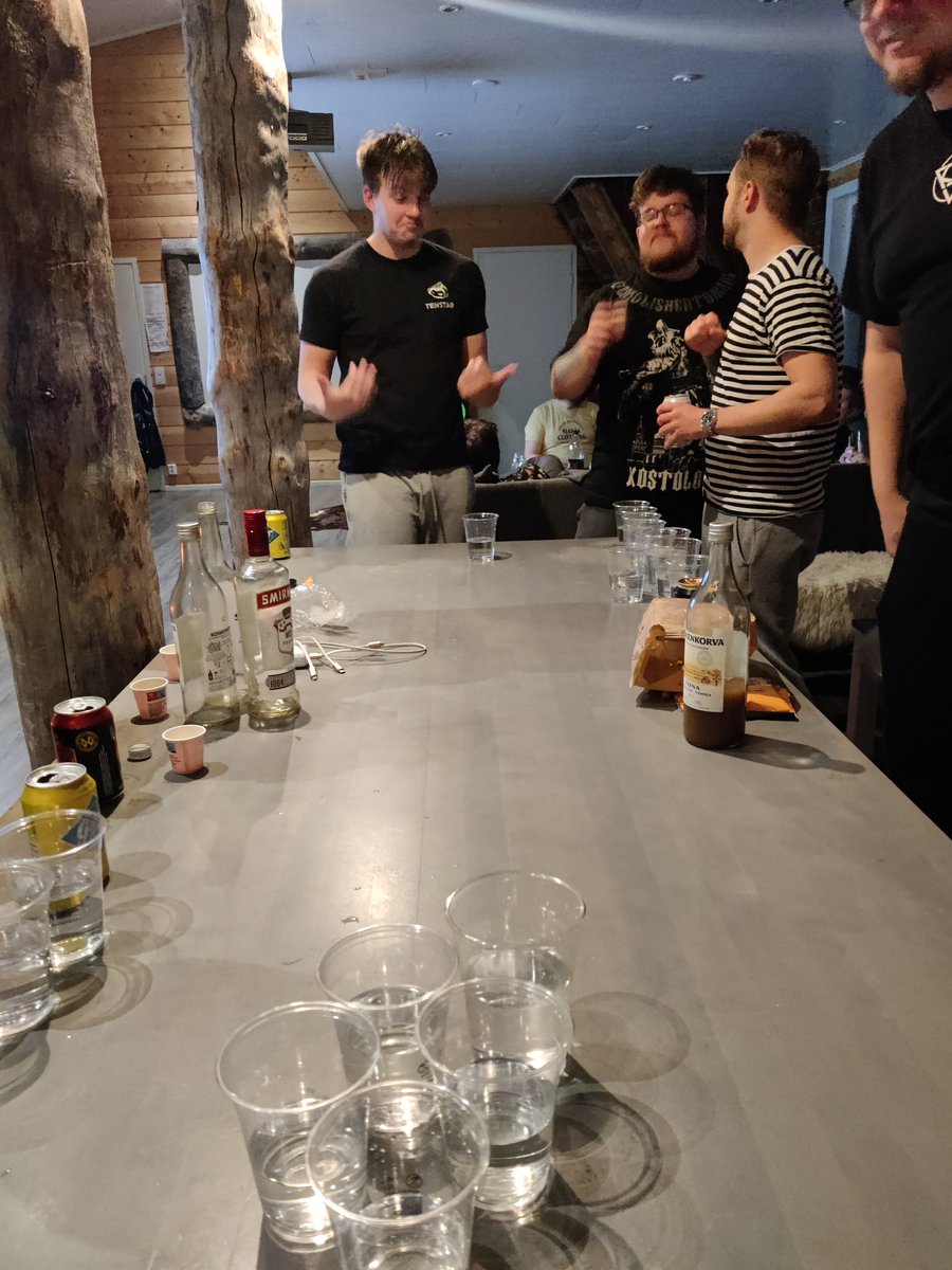 They thought they would win easy at beerpong, but it seems like they are wondering what to do #RipJämi
