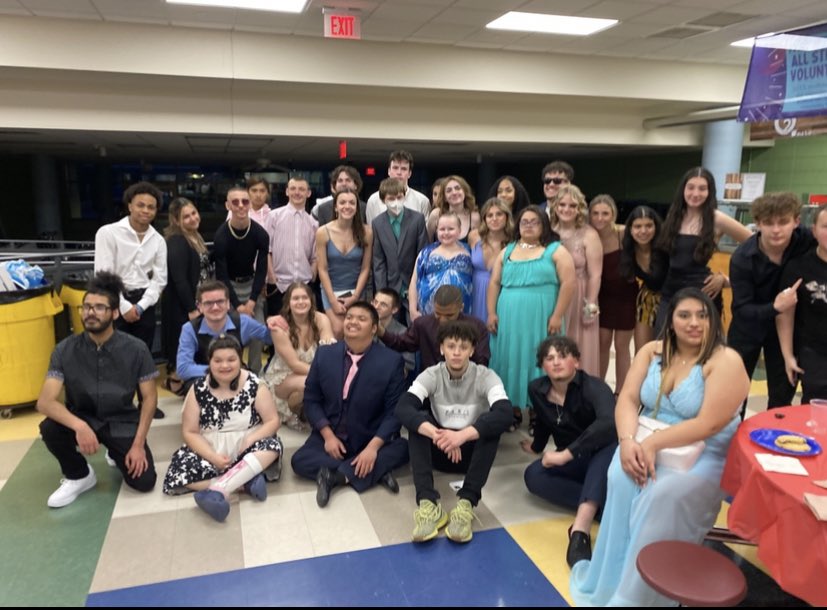 ms_searles's tweet photo. Hello FHS! Are you looking to get involved in the AWESOME Red Raider inclusive community? Please consider joining Best Buddies this year, where everyone is welcome. GC class code: tsoyckk  or visit room 147 #everyoneneedsafriend #bestbuddies https://t.co/fPZXnYjQtG
