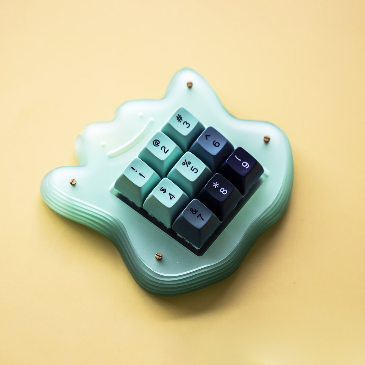 qlavier's tweet photo. Keyboard https://t.co/FTlNHIAELX
