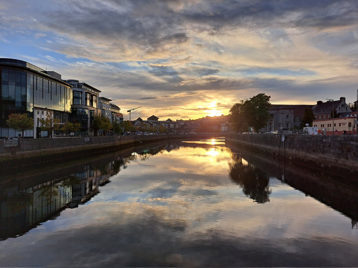 Cork and north River Lee earlier this evening. #LoveTheLee