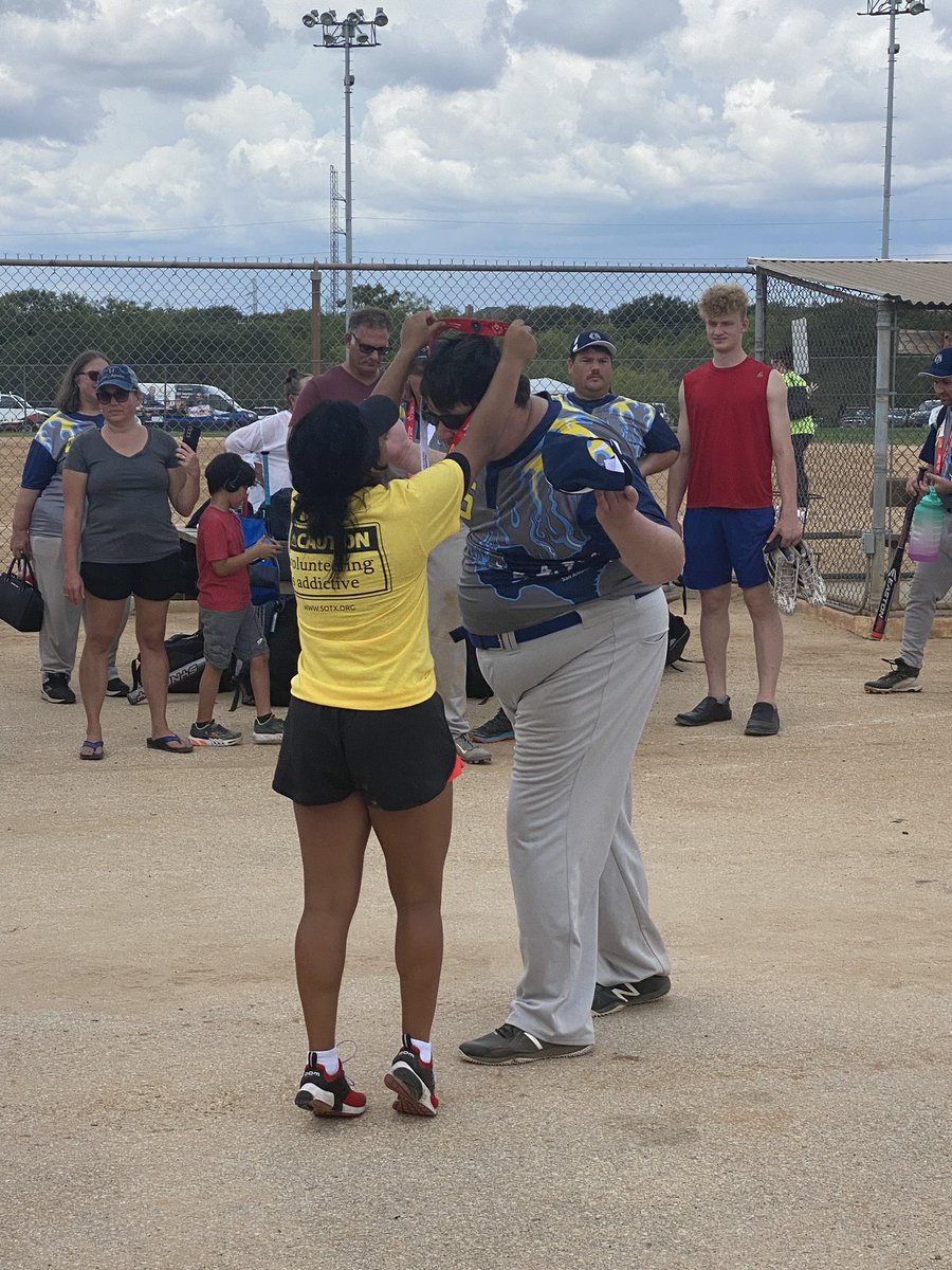 UIWSoftball's tweet photo. Spent the day cheering on and getting to know some awesome athletes! 🥎🏅

Thanks @SOTexas for letting us help out! We hope the athletes had just as much fun as we did! https://t.co/ytTnbzQZY3