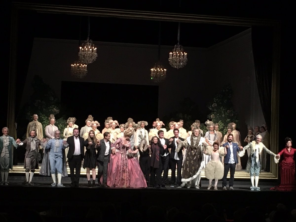 KarlHurb's tweet photo. Pink TL forward w #LotteDeBeer’s new era @Volksoper_Wien, but TL backward in @gloger_jan’s #DieDubarry abt 👩 emancipation from today 2 Louis XV. @KaiTietje 💉⚡️to #Mackeben-version. #AnnetteDasch rocked it w Prussian charm, #HaraldSchmidt talk host as 🤴@LucianKrasznec satin ♥️. https://t.co/eUoR1LVBpU