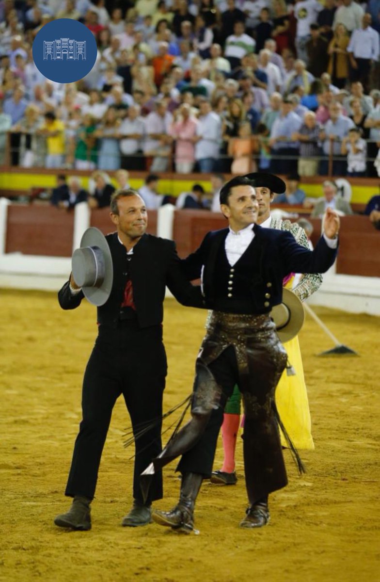 merida_toros's tweet photo. 📸 DOS OREJAS Y RABO para Diego Ventura en el 5️⃣ de la noche #Merida22
📆 3 de septiembre 🐂 Victorino Martín #ElToreoEterno
@InfoDVentura
@firma_arjona https://t.co/wMFC0rWWLW