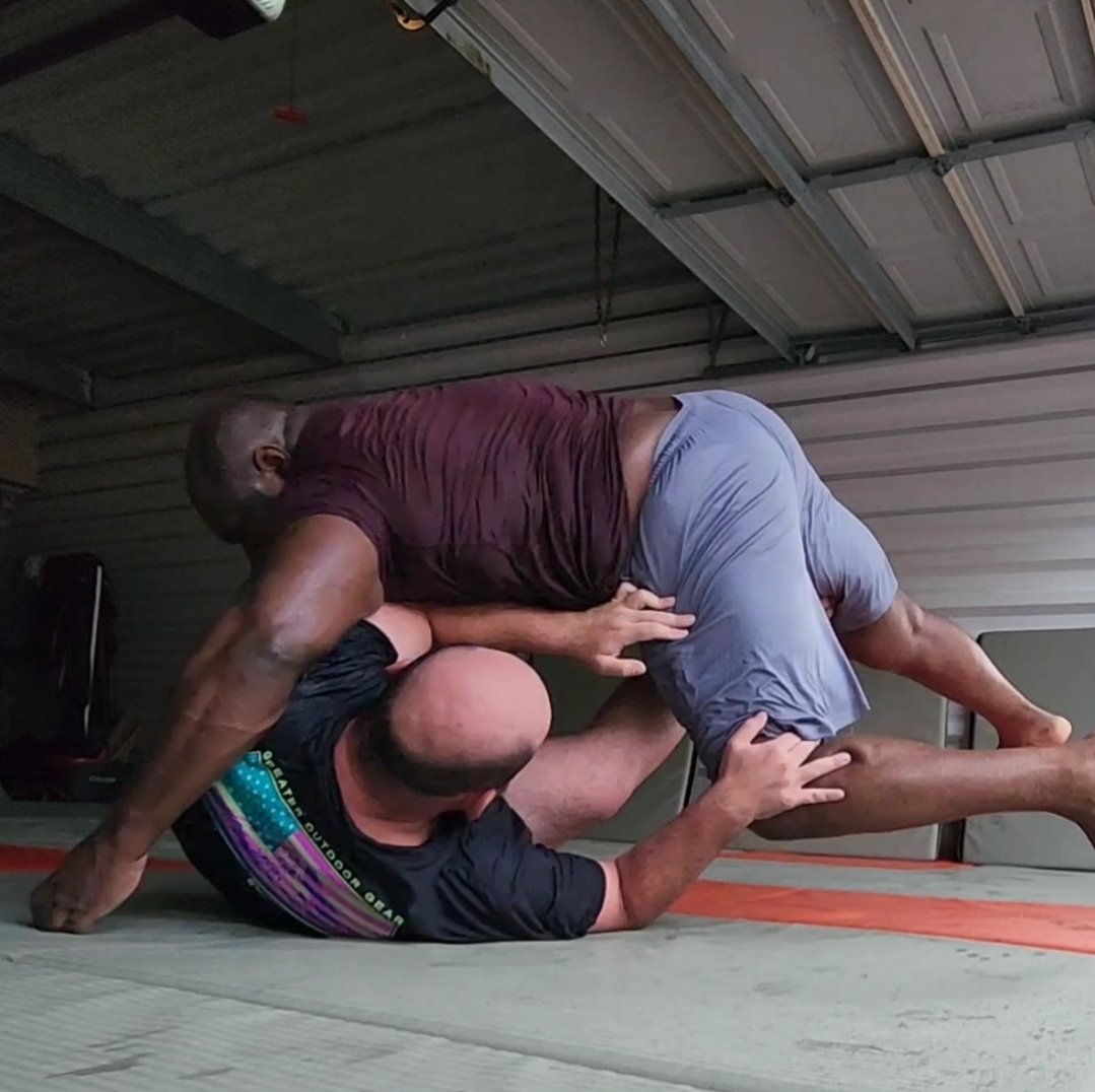 DarranChamps's tweet photo. This #bjj shit is hard, so it's nice to be at gym that is almost like family, tough, but allows you to be you, and whose goal is for you to be great. And yes, black men do jiu-jitsu.
#JiuJitsu #htown #htownfit #MMA #LGBTQ #combatsports #JiuJitsutraining #whitebelt https://t.co/8cu4iW0oSb