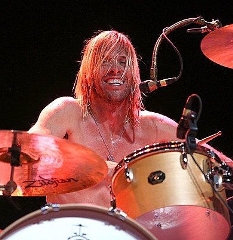 Impressive! Thank you SO much to Dave Grohl and to all of you who have participated in this amazing show. The most epic concert of the decade for us. Dave, you're awesome. Foo Fighters forever! Taylor Hawkins forever! #TaylorHawkinsTribute  #FooFighters #TaylorHawkinsForever #RIP