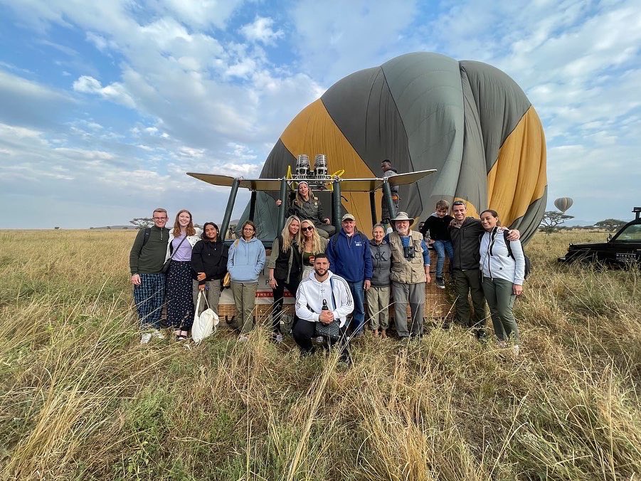 safariHQ's tweet photo. One of the best ways to see the Serengeti is from the sky. Book a Balloon Safari on your next trip!
.
.
.
#serengeti #serengetinationalpark #tanzania #safarihq #africasafari #safarihq #africansafari #africasafari #bucketlist #groupsafari #balloonsafari #safarifromthesky https://t.co/oYXkGWCYA9