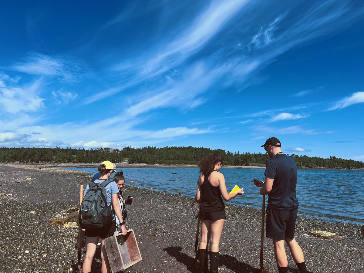 tessafortn's tweet photo. Just finished a great #OUPFB course with @pjmensink at the @HuntsmanMarine ! Had an amazing two weeks of tide pools, plankton trawls, boat rides, and foggy mornings 🌊 https://t.co/OFK7ovJMaj